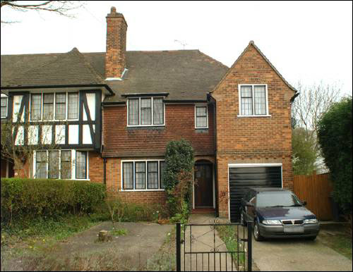 06 Blandford Close